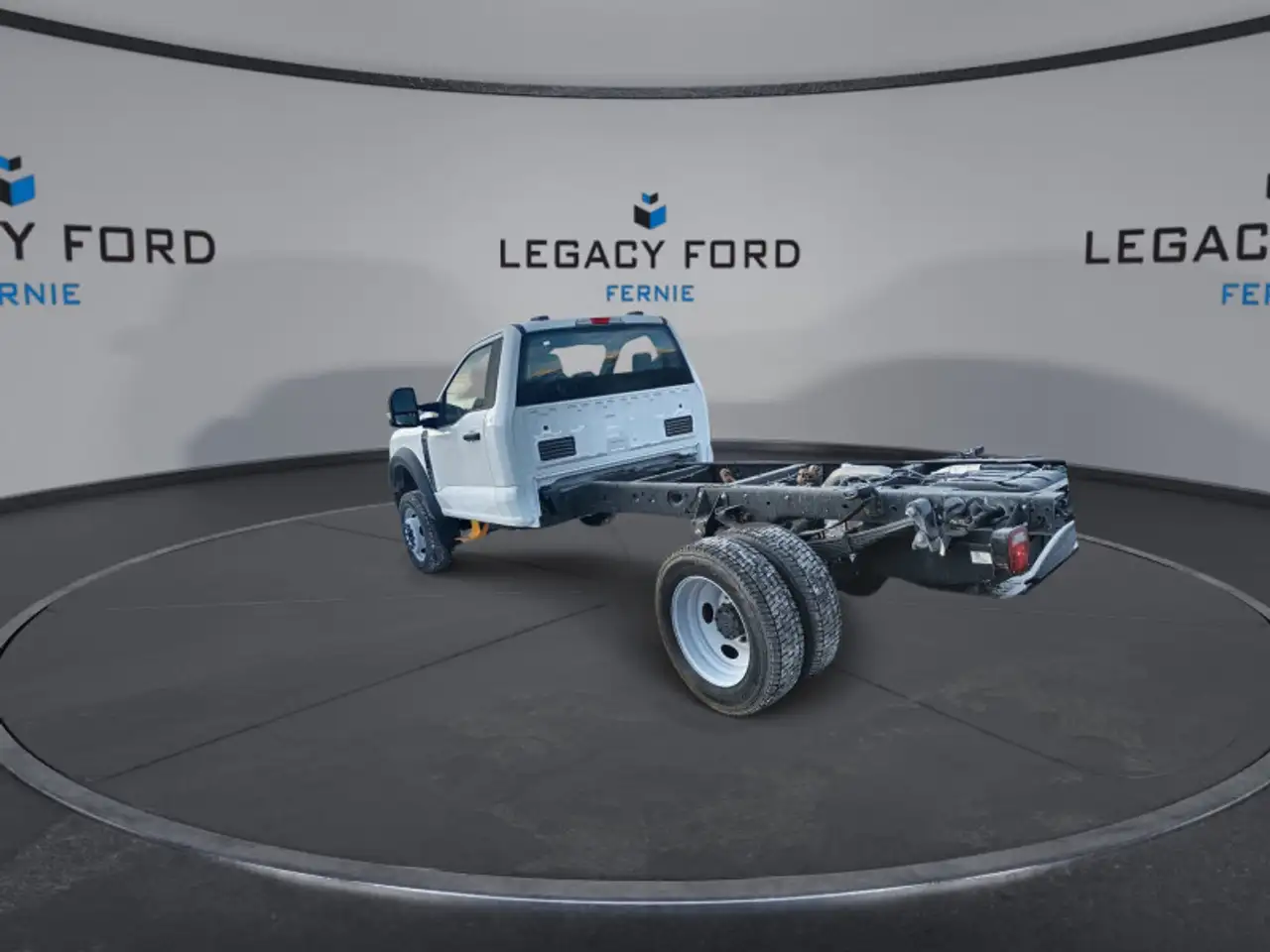 Ford F-550 Super Duty снимка Ford F-550 Super Duty