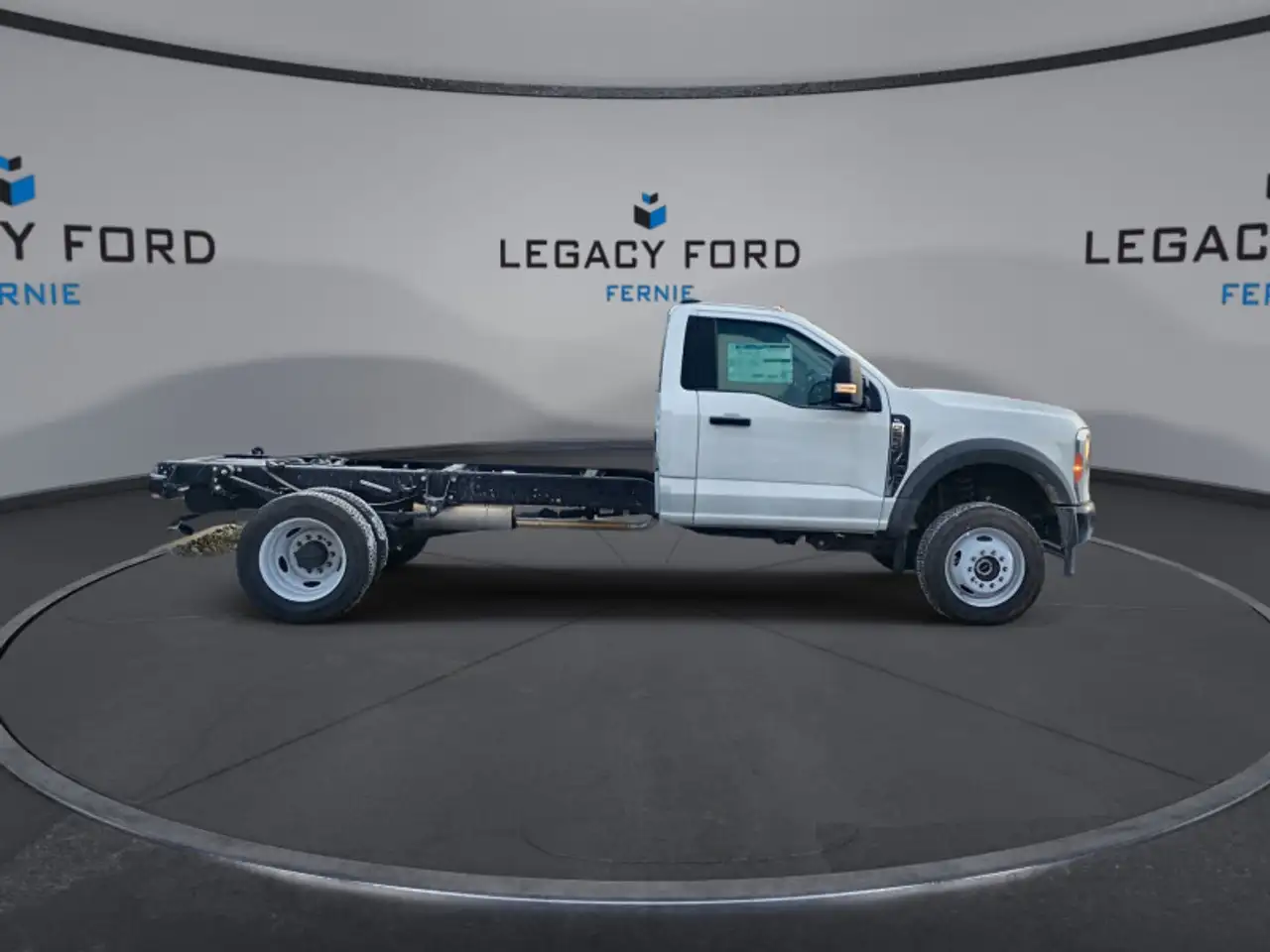Ford F-550 Super Duty снимка Ford F-550 Super Duty