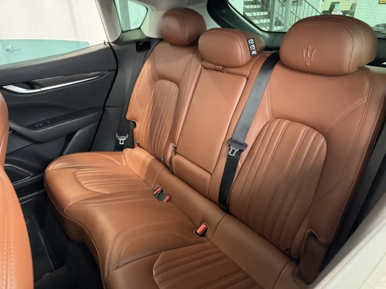 Maserati Levante photo Maserati Levante