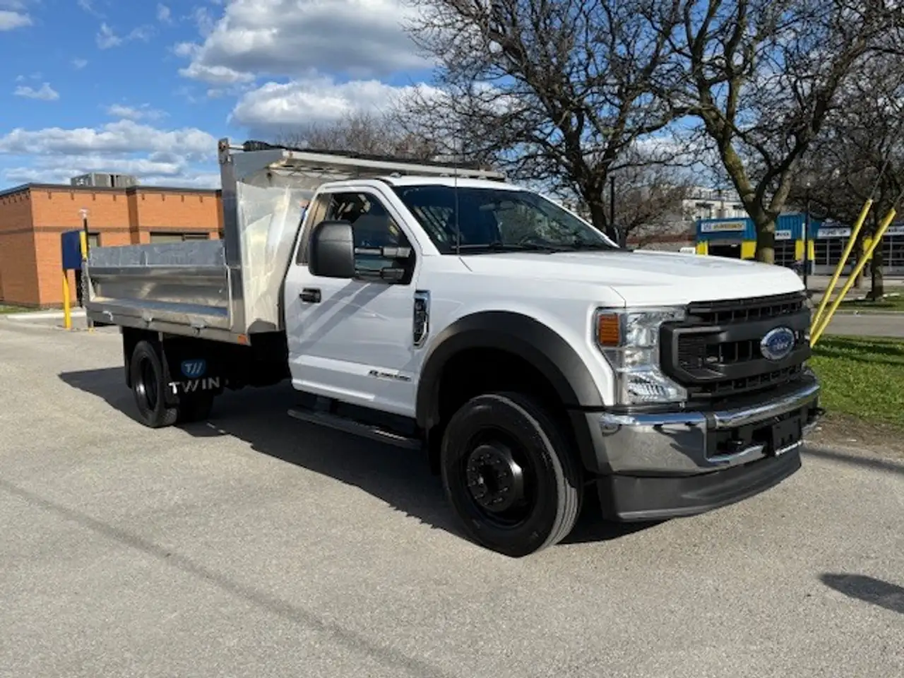 Ford F-550 Super Duty снимка Ford F-550 Super Duty