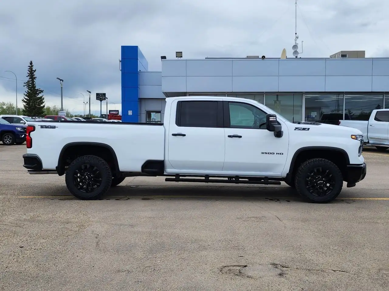 Chevrolet Silverado 3500 photo Chevrolet Silverado 3500