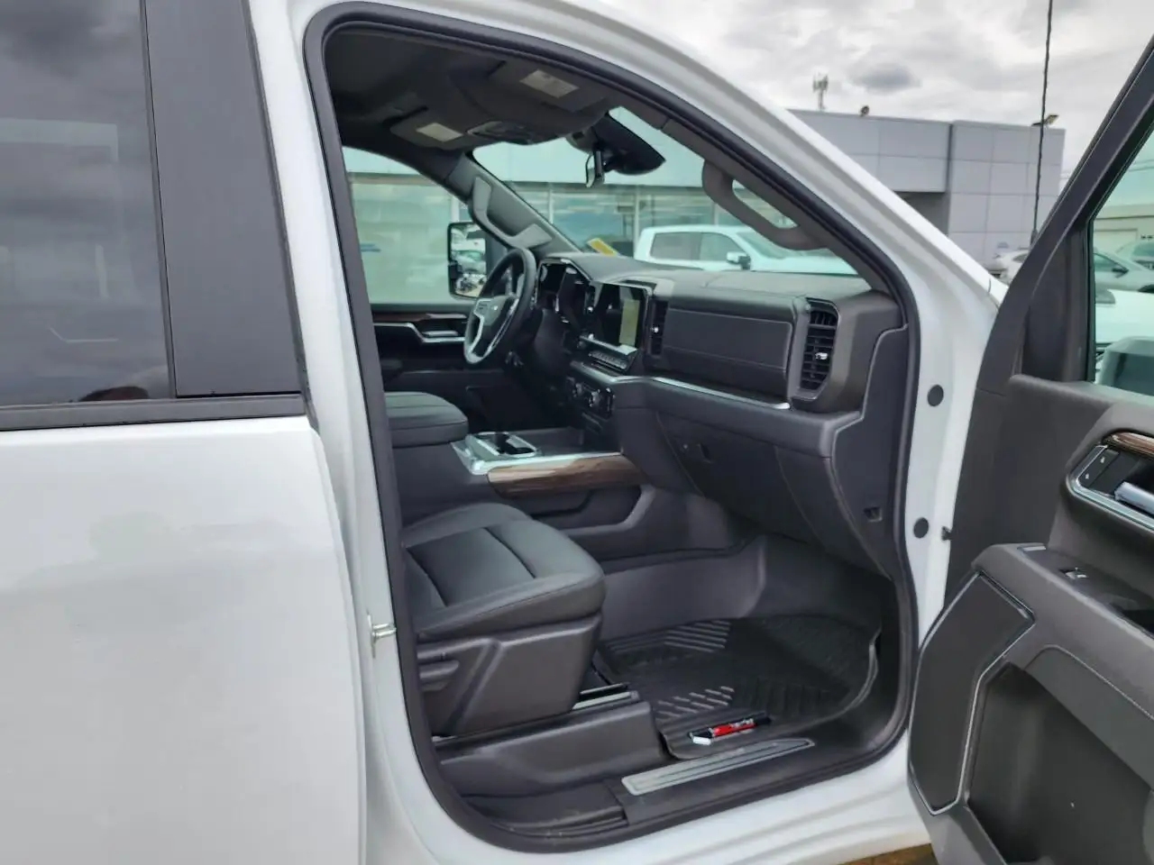 Chevrolet Silverado 3500 photo Chevrolet Silverado 3500