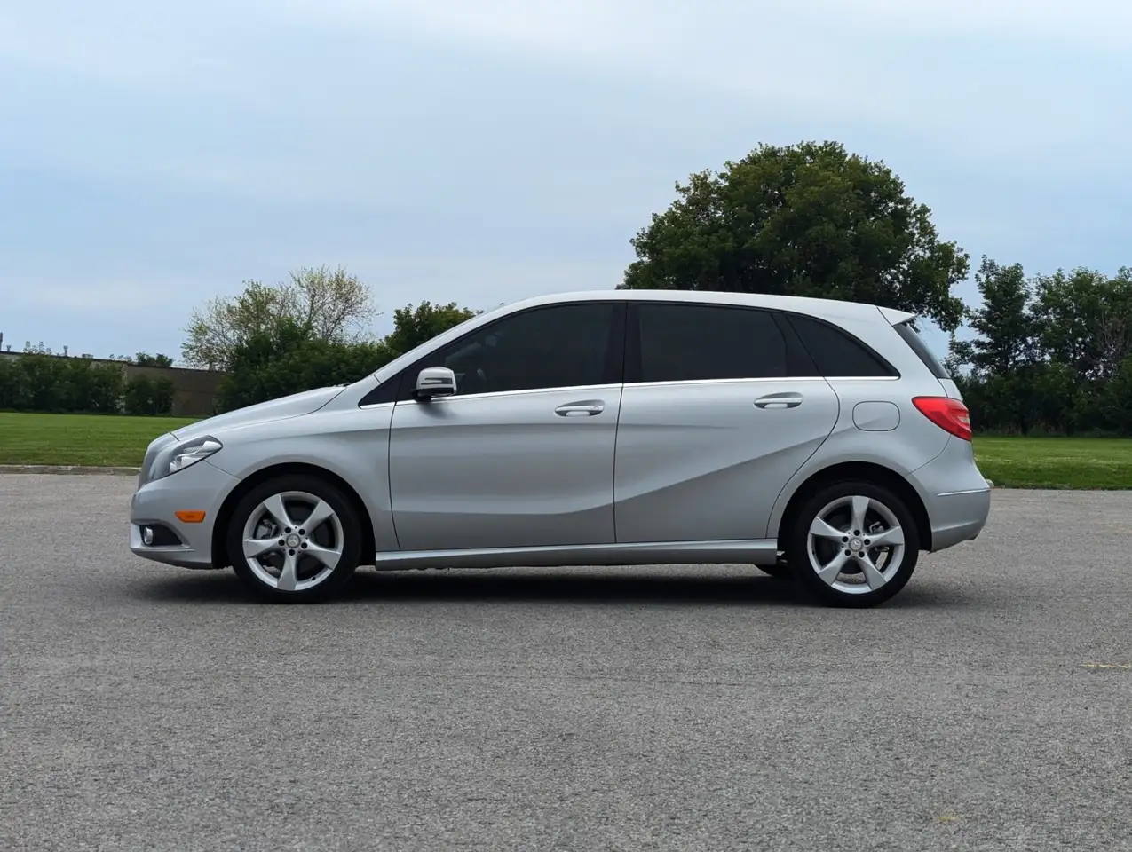 Mercedes-Benz B-Class снимка Mercedes-Benz B-Class