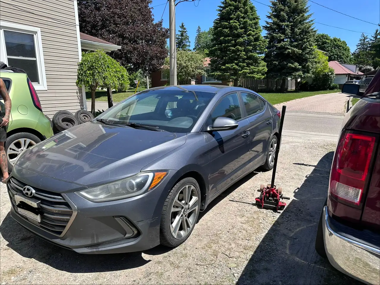 Hyundai ELANTRA photo Hyundai ELANTRA