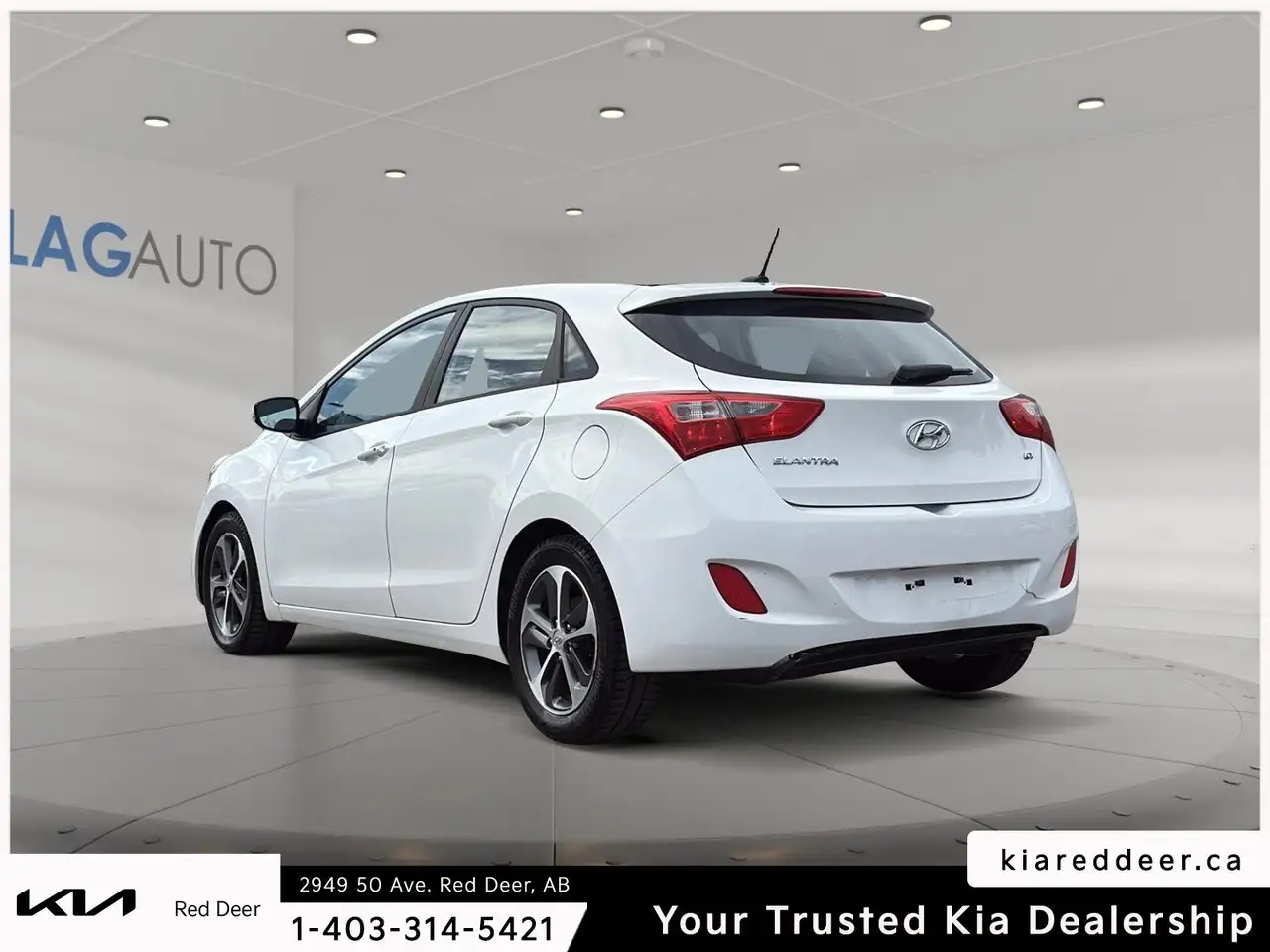 Hyundai ELANTRA photo Hyundai ELANTRA