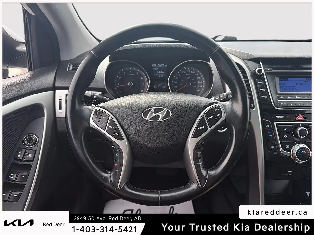Hyundai ELANTRA photo Hyundai ELANTRA