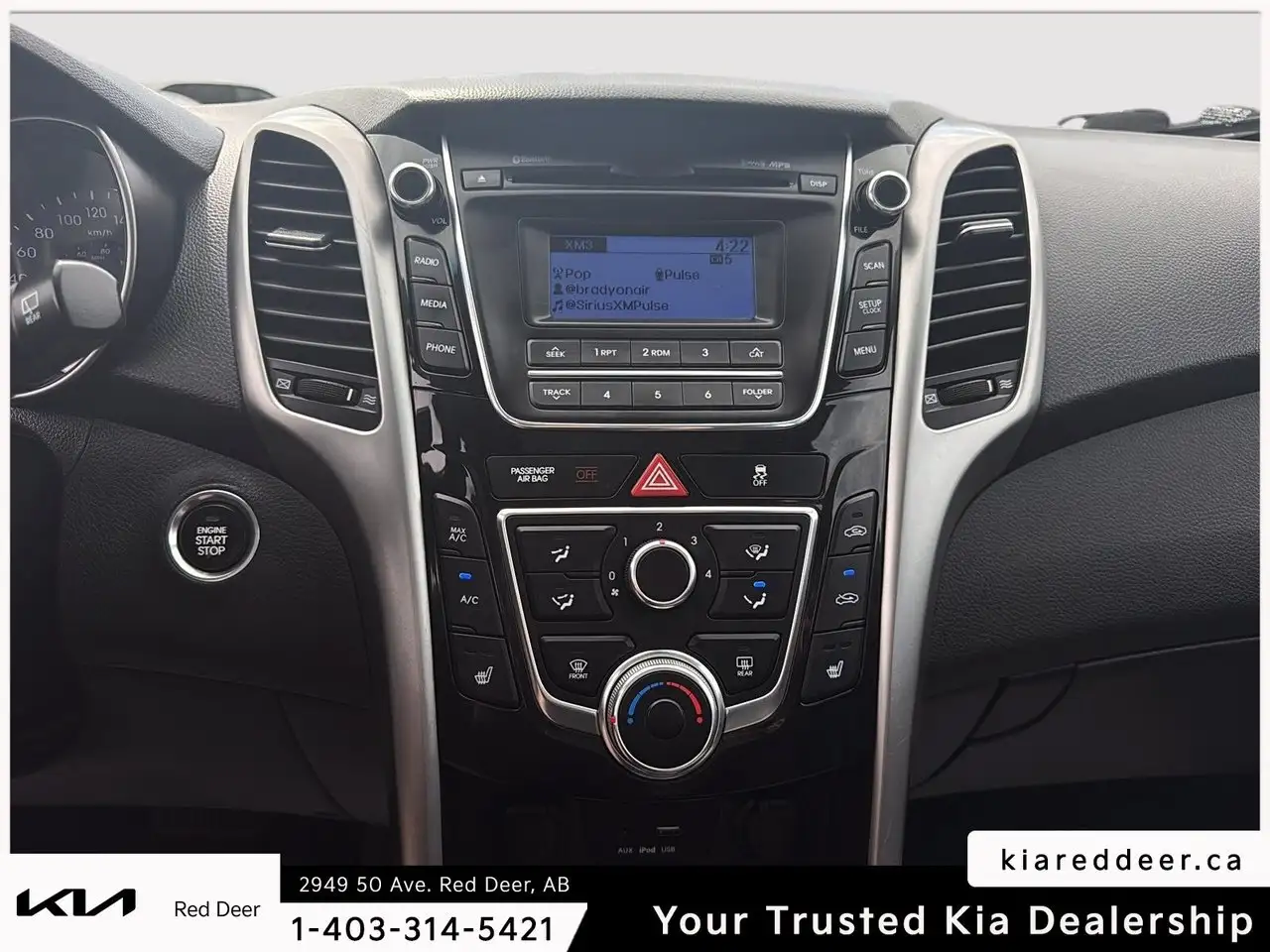 Hyundai ELANTRA photo Hyundai ELANTRA