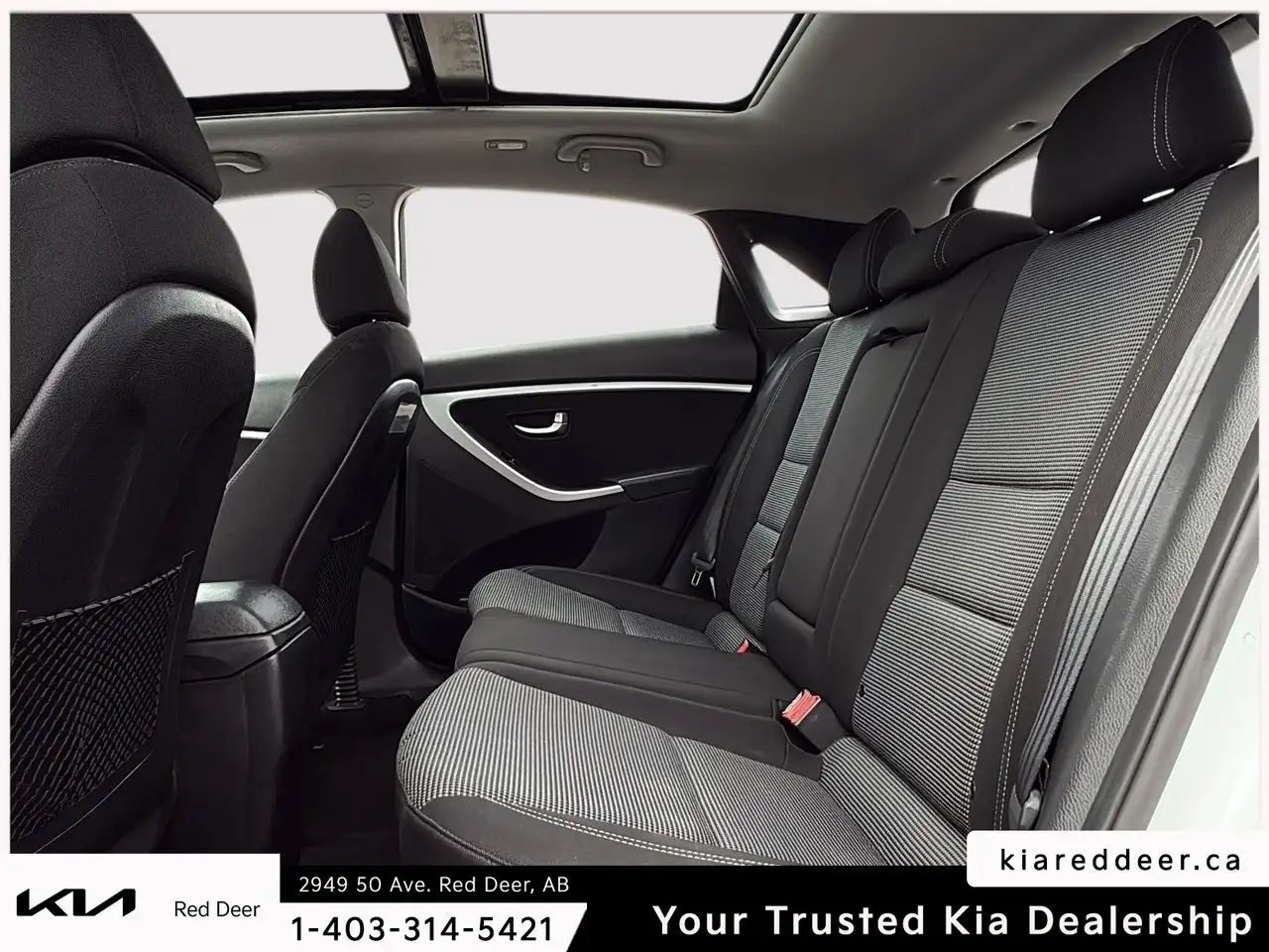 Hyundai ELANTRA photo Hyundai ELANTRA