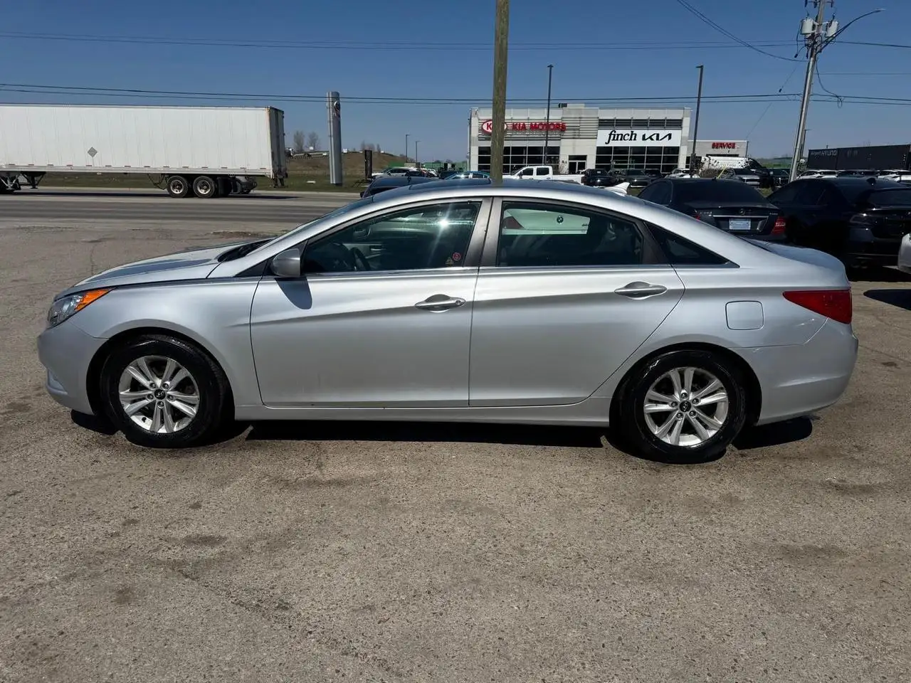 Hyundai SONATA photo Hyundai SONATA