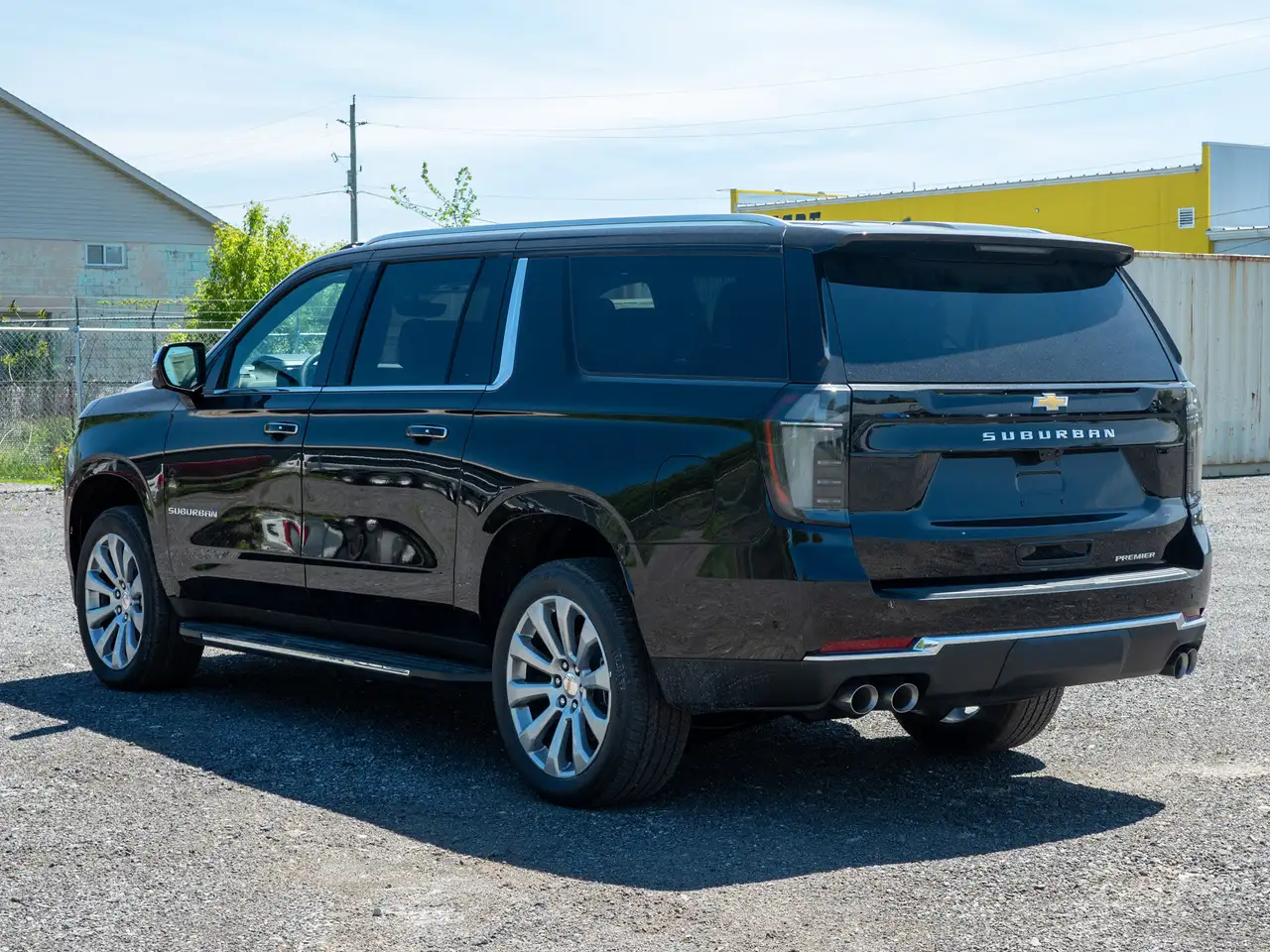 Chevrolet Suburban снимка Chevrolet Suburban
