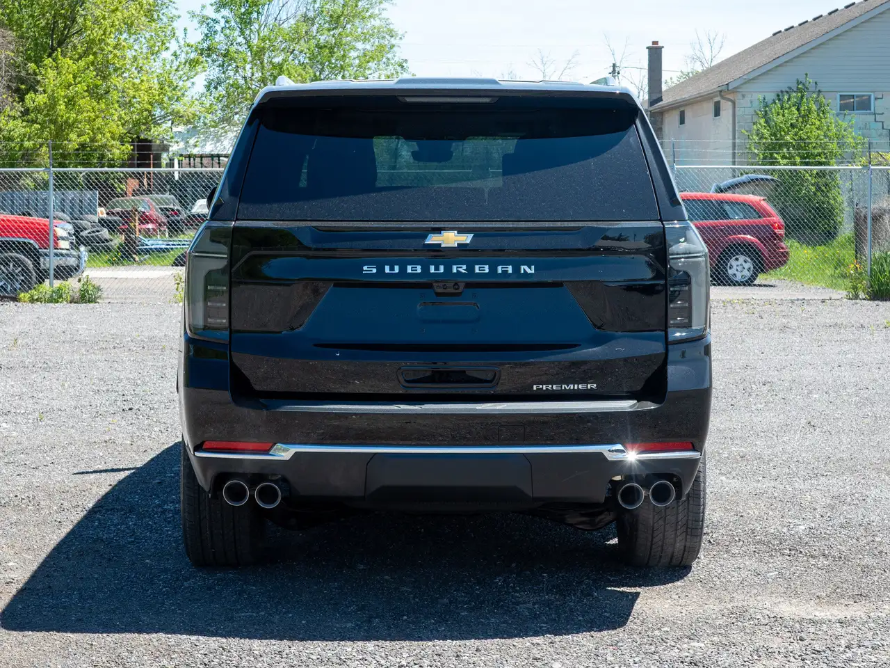 Chevrolet Suburban снимка Chevrolet Suburban