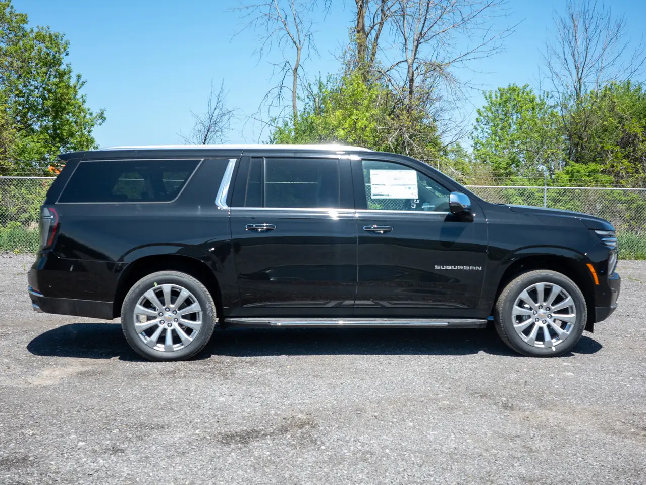 Chevrolet Suburban снимка Chevrolet Suburban