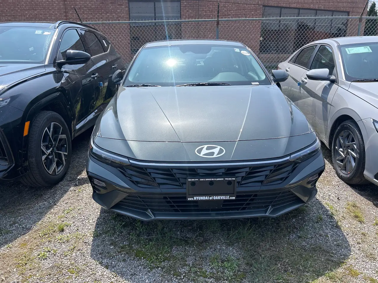 Hyundai ELANTRA снимка Hyundai ELANTRA