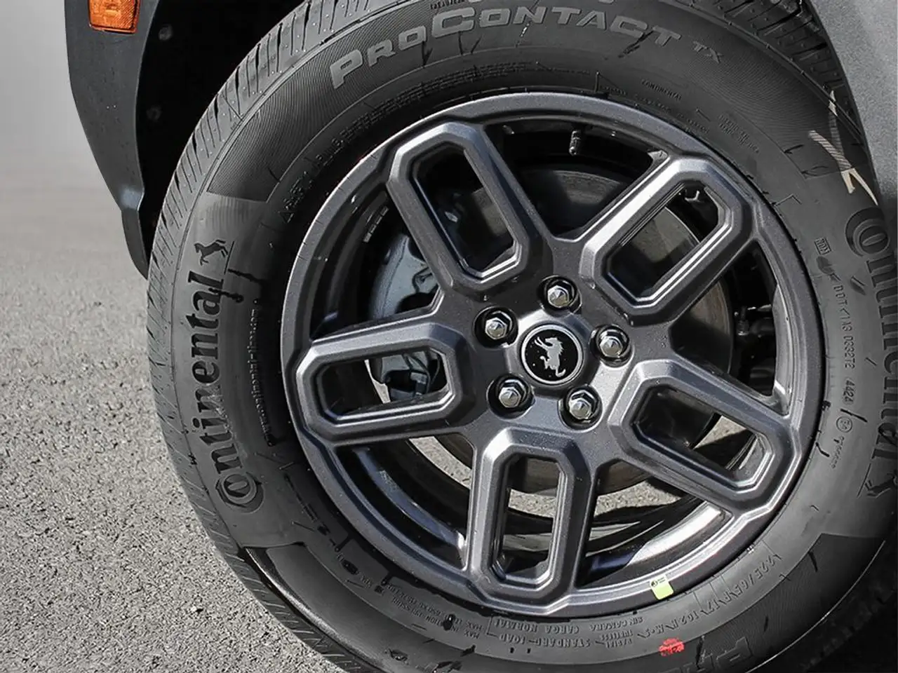 Ford Bronco Sport photo Ford Bronco Sport