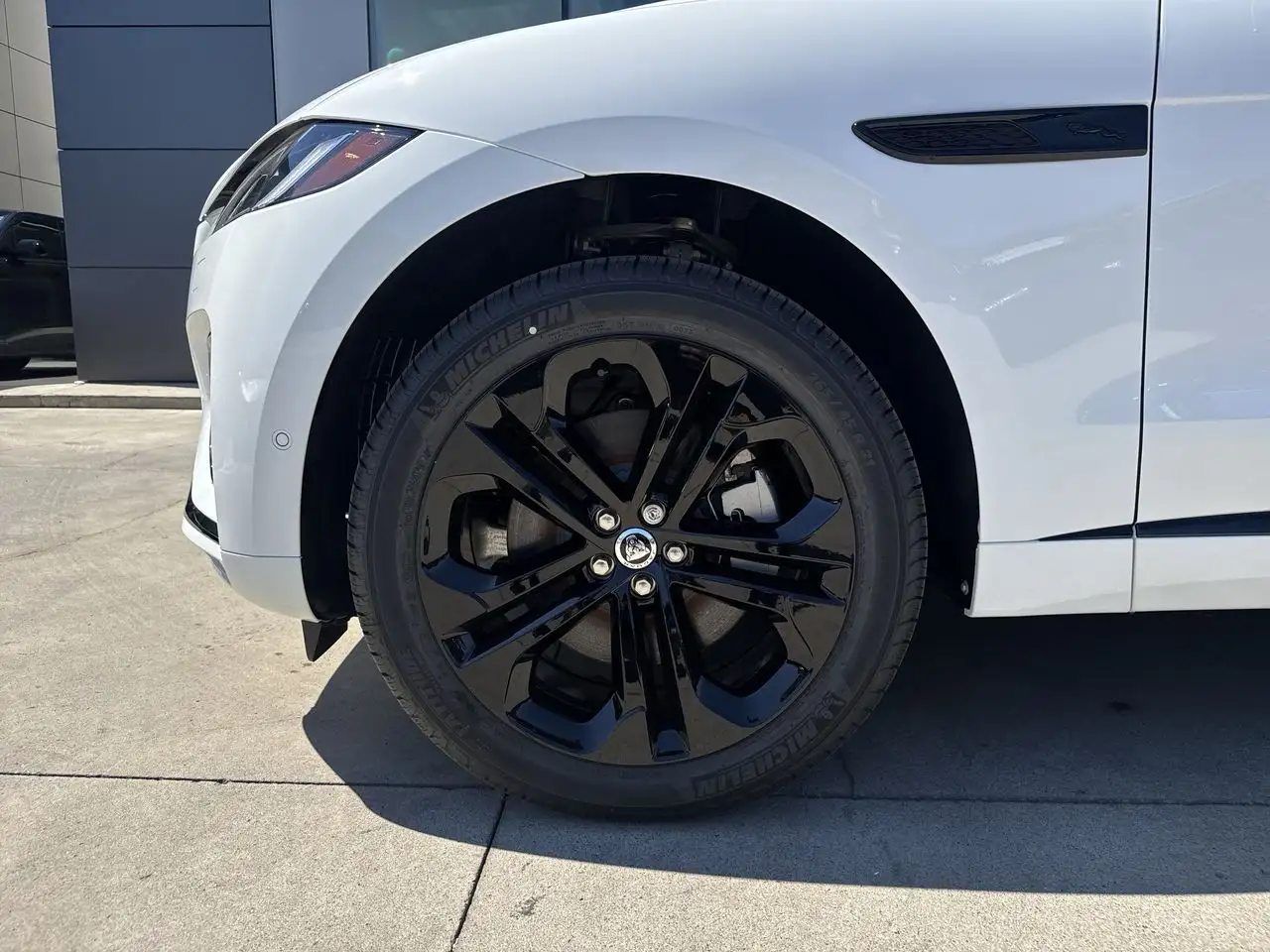 Jaguar F-Pace photo Jaguar F-Pace