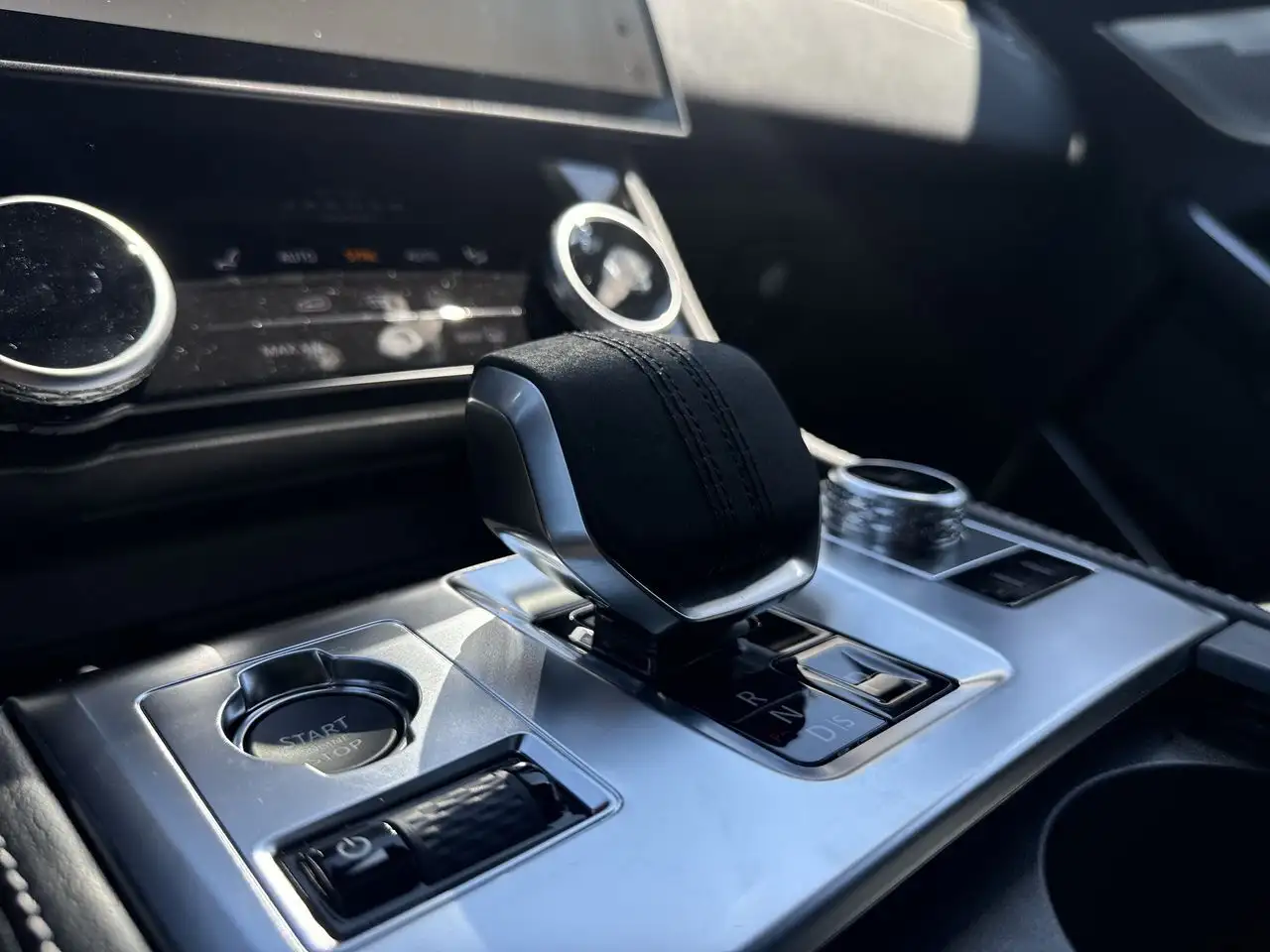 Jaguar F-Pace photo Jaguar F-Pace