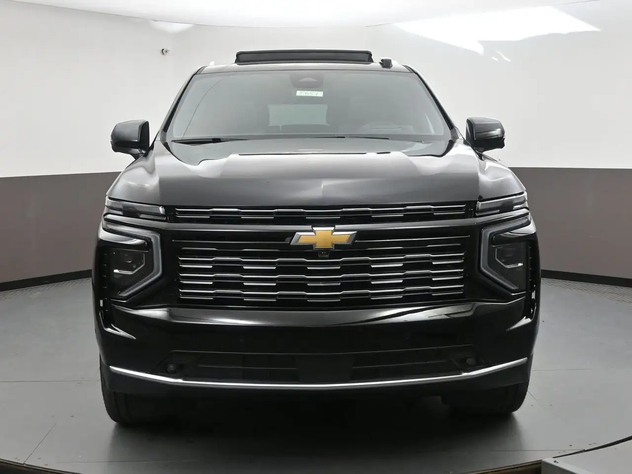 Chevrolet Suburban снимка Chevrolet Suburban