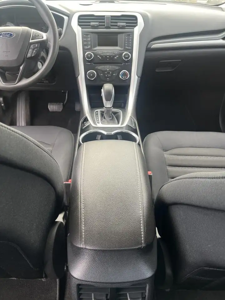 Ford Fusion photo Ford Fusion
