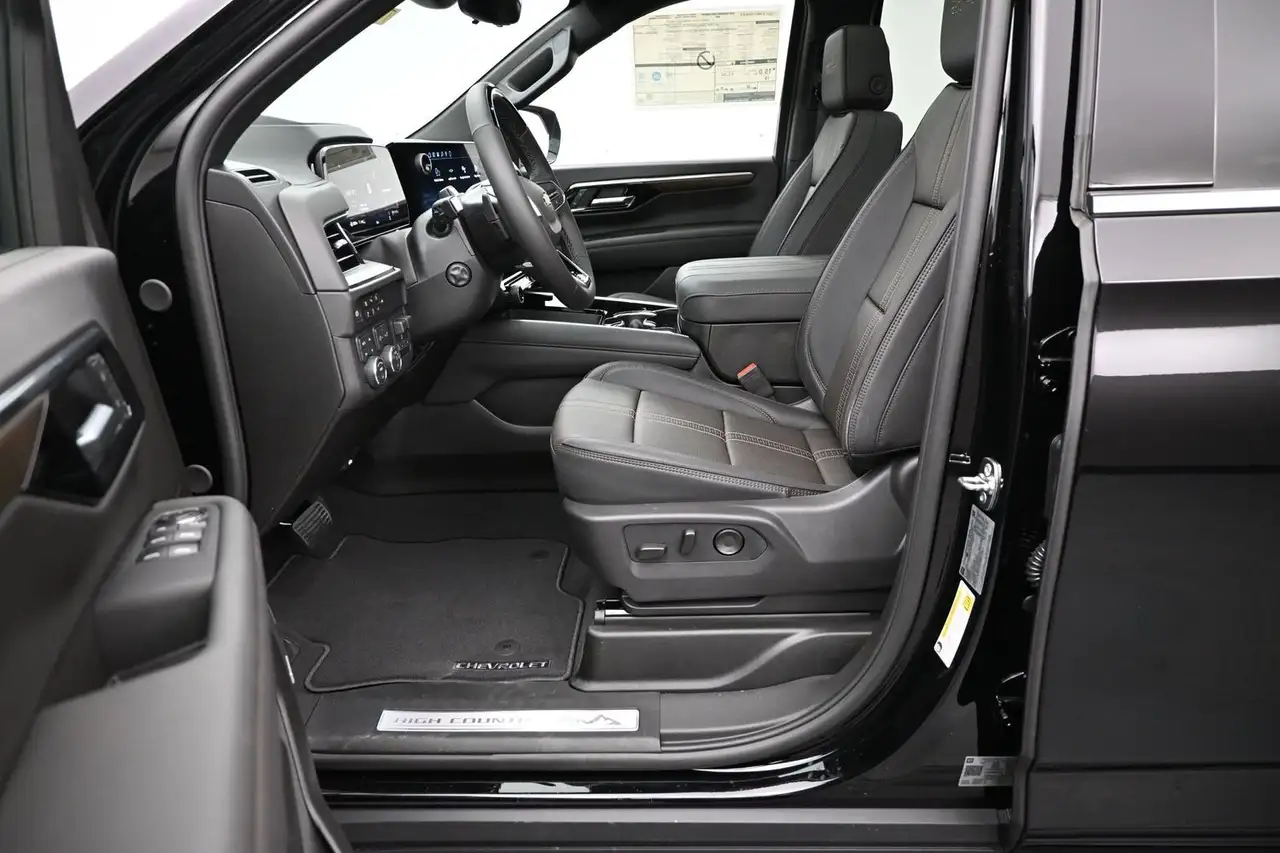 Chevrolet Suburban снимка Chevrolet Suburban