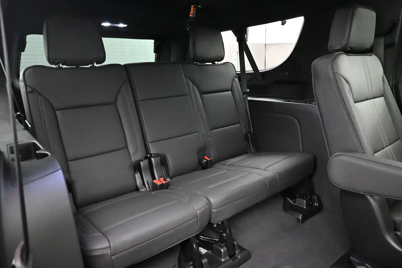 Chevrolet Suburban снимка Chevrolet Suburban