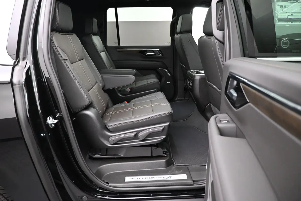 Chevrolet Suburban снимка Chevrolet Suburban