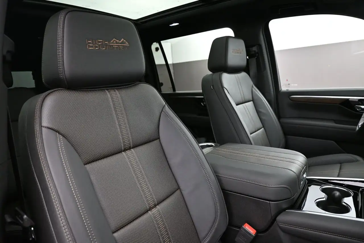 Chevrolet Suburban снимка Chevrolet Suburban