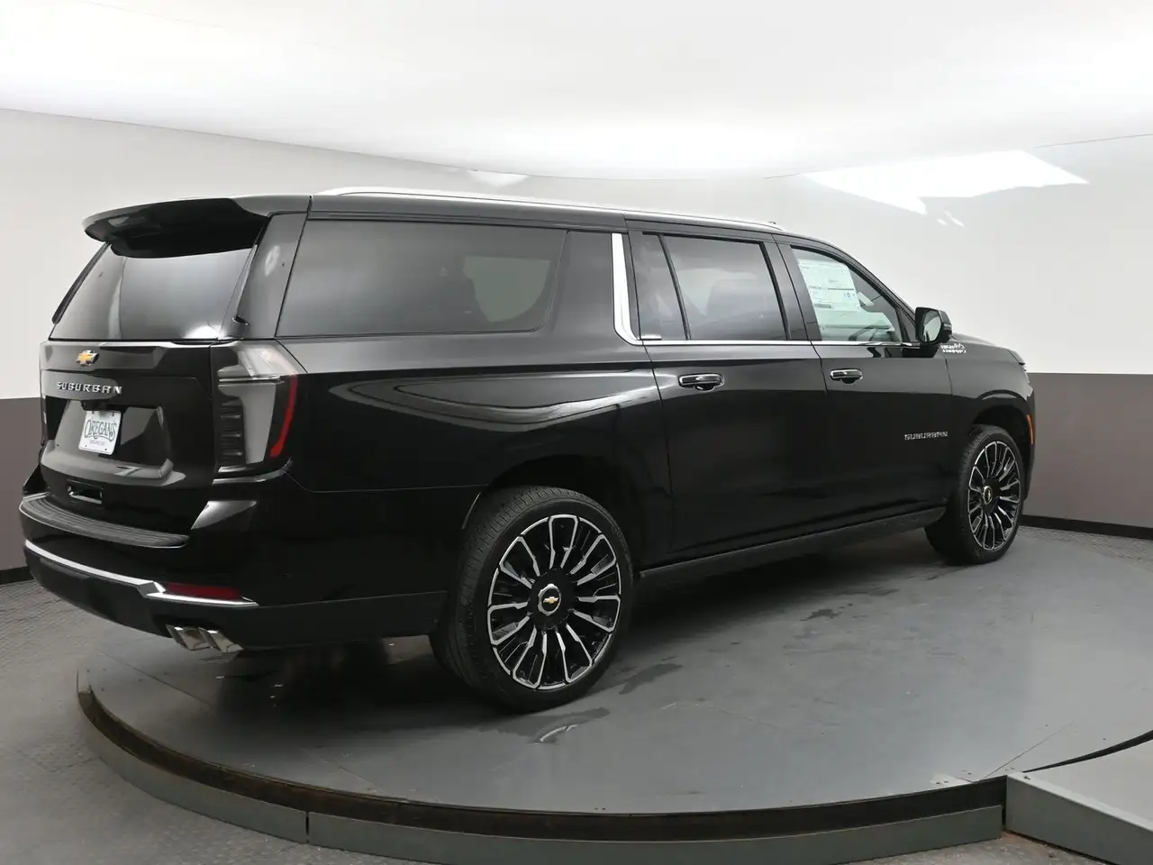 Chevrolet Suburban снимка Chevrolet Suburban