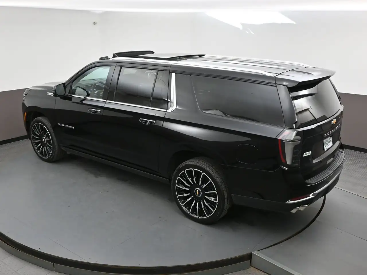 Chevrolet Suburban снимка Chevrolet Suburban