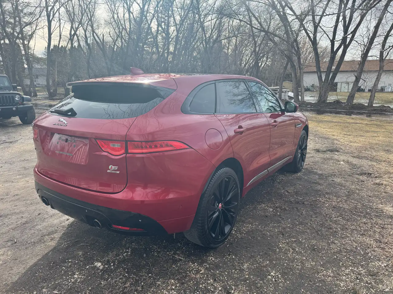 Jaguar F-Pace photo Jaguar F-Pace