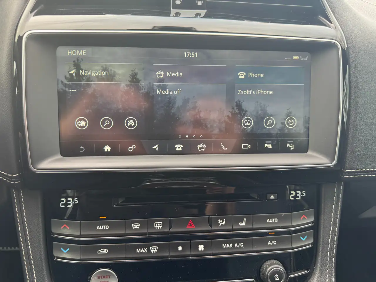Jaguar F-Pace photo Jaguar F-Pace