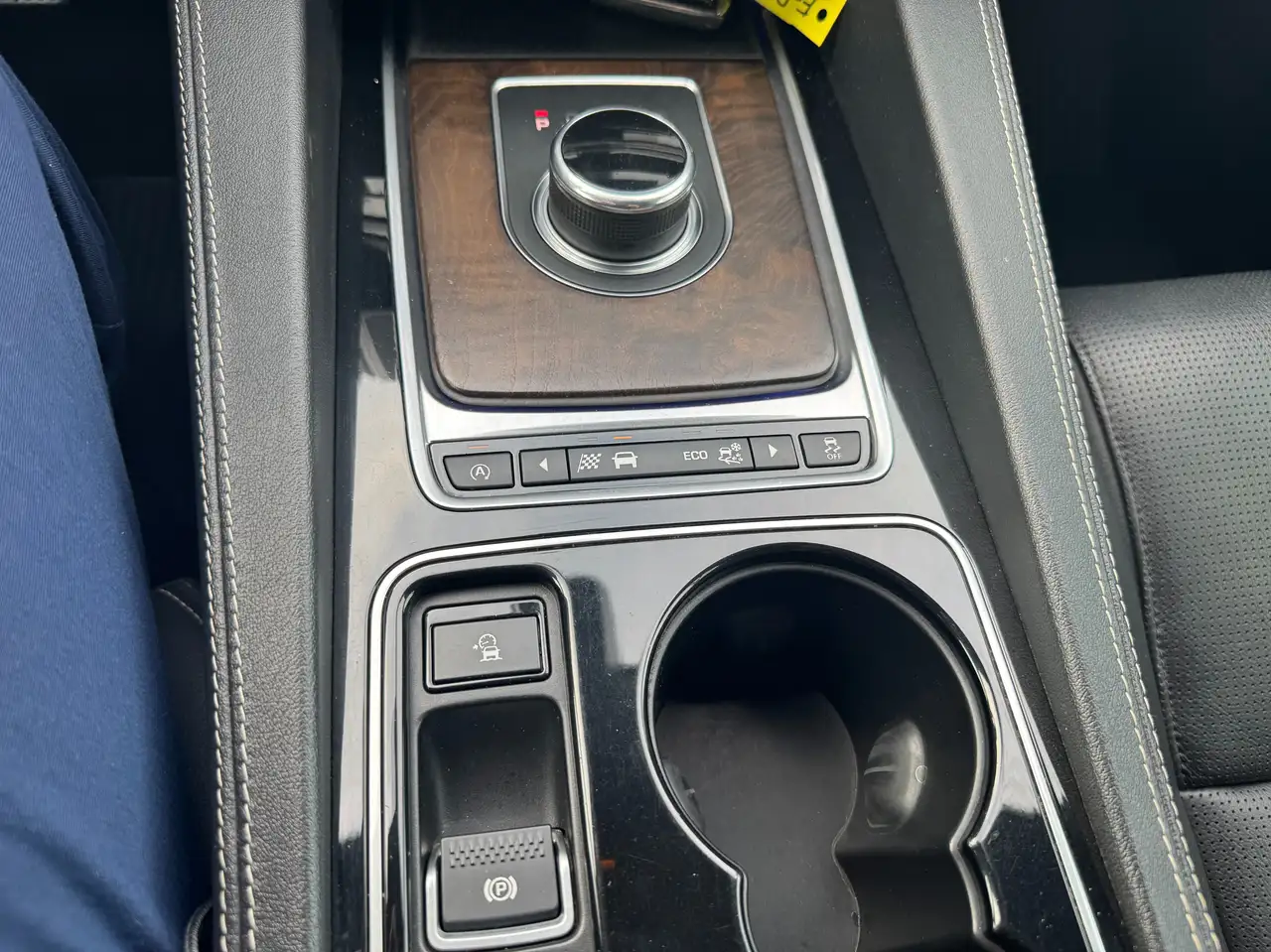 Jaguar F-Pace photo Jaguar F-Pace