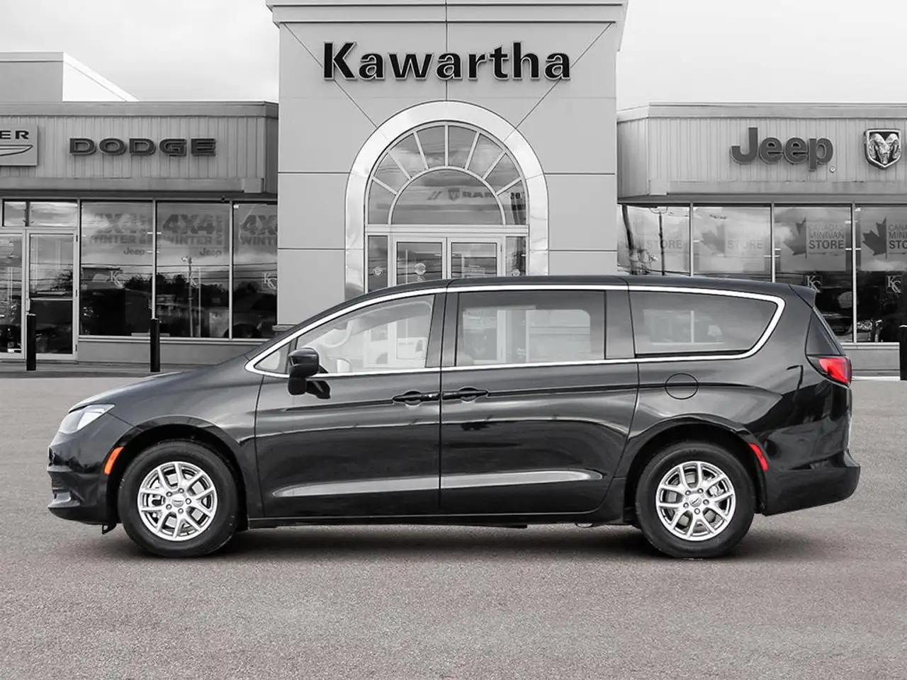 Chrysler Grand Caravan photo Chrysler Grand Caravan