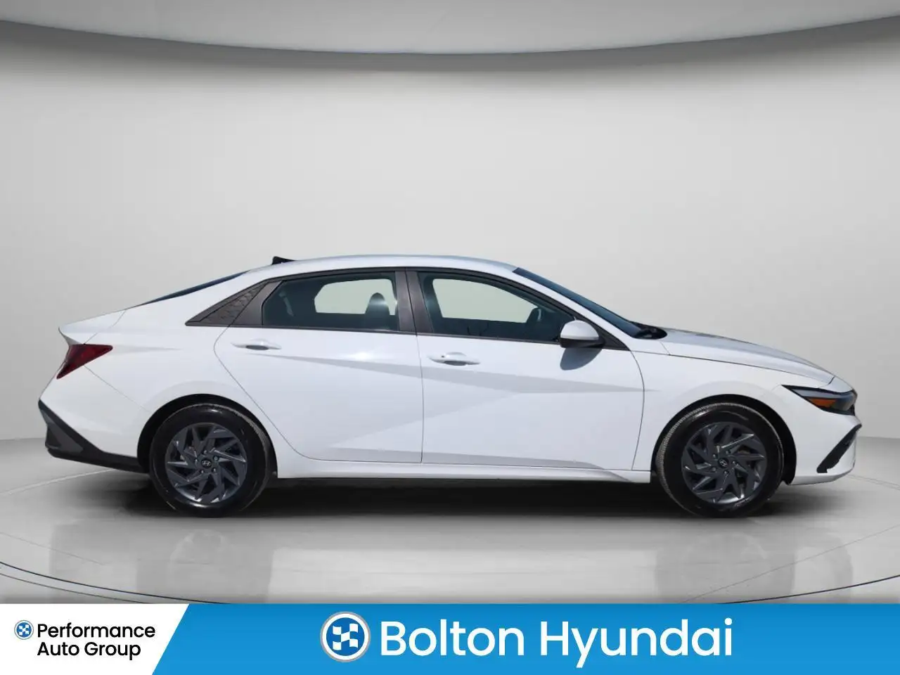 Hyundai ELANTRA fotografie Hyundai ELANTRA