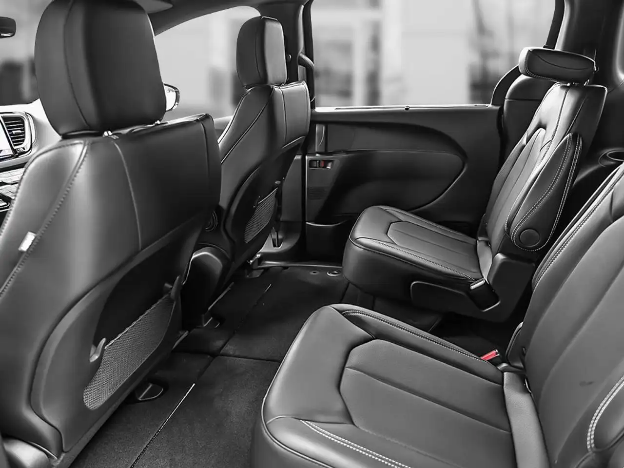 Chrysler Grand Caravan photo Chrysler Grand Caravan