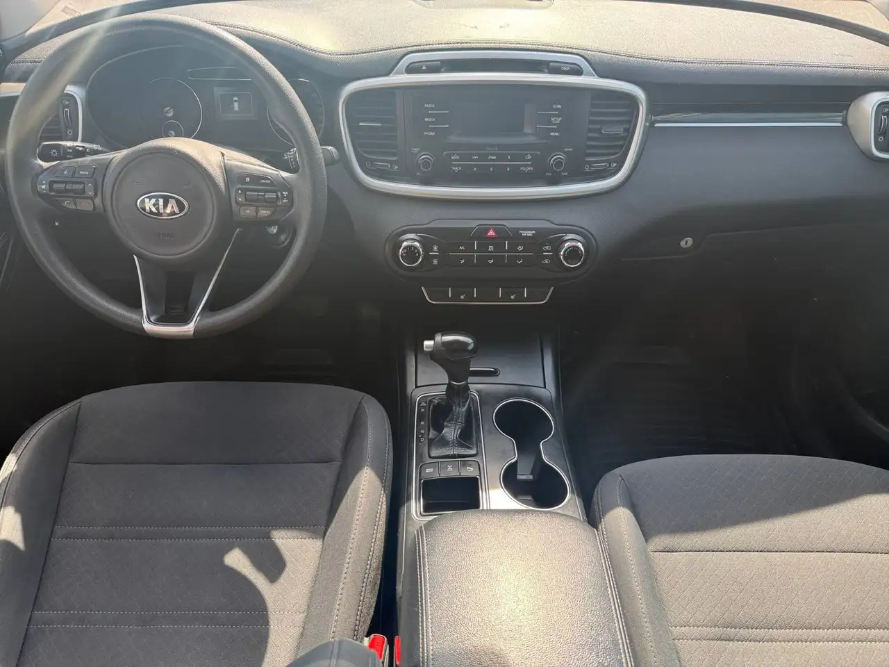 Kia Sorento photo Kia Sorento