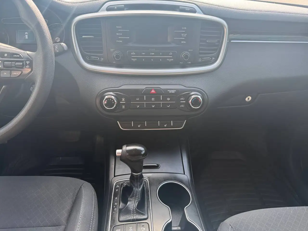 Kia Sorento photo Kia Sorento