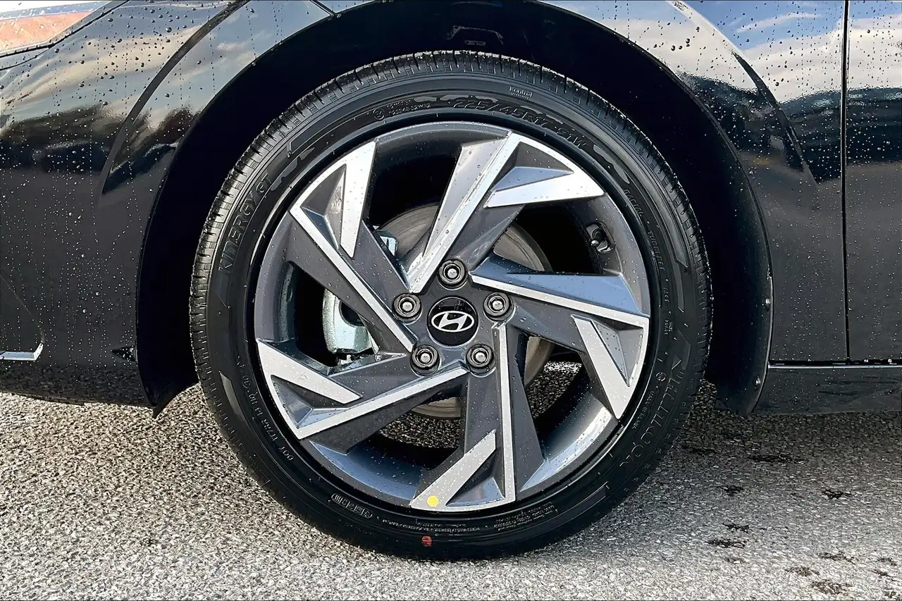 Hyundai ELANTRA снимка Hyundai ELANTRA