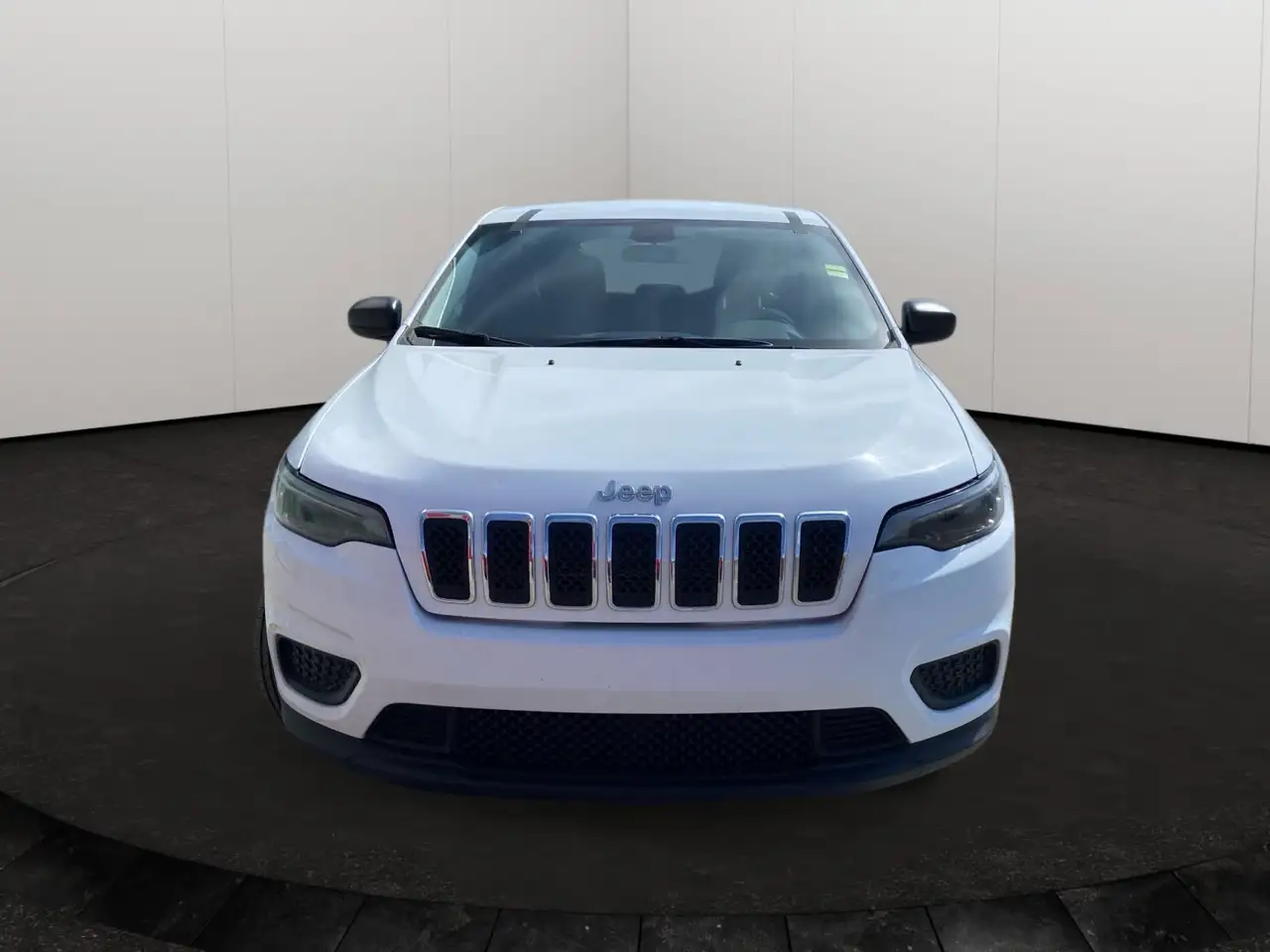 Jeep Cherokee снимка Jeep Cherokee