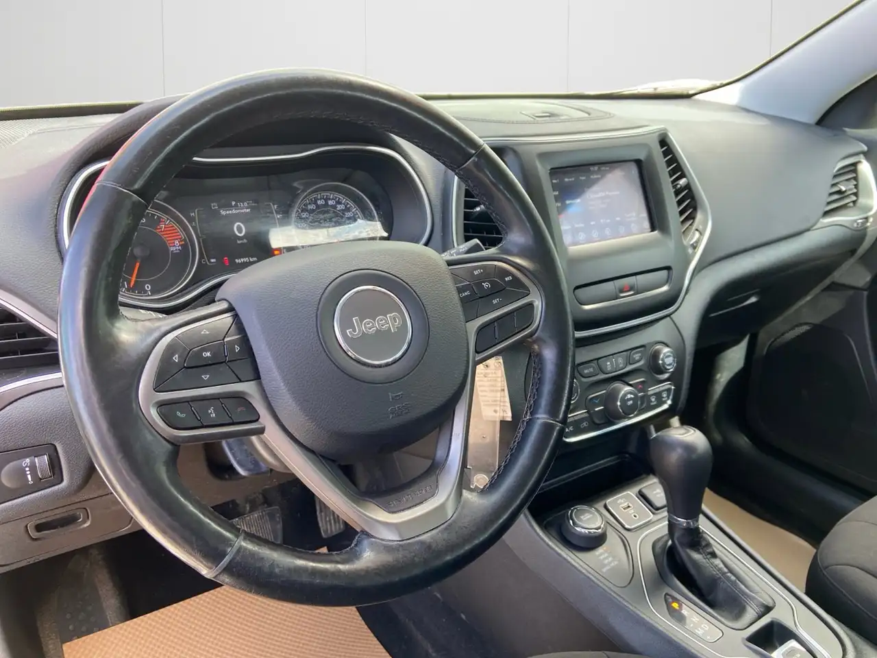 Jeep Cherokee снимка Jeep Cherokee