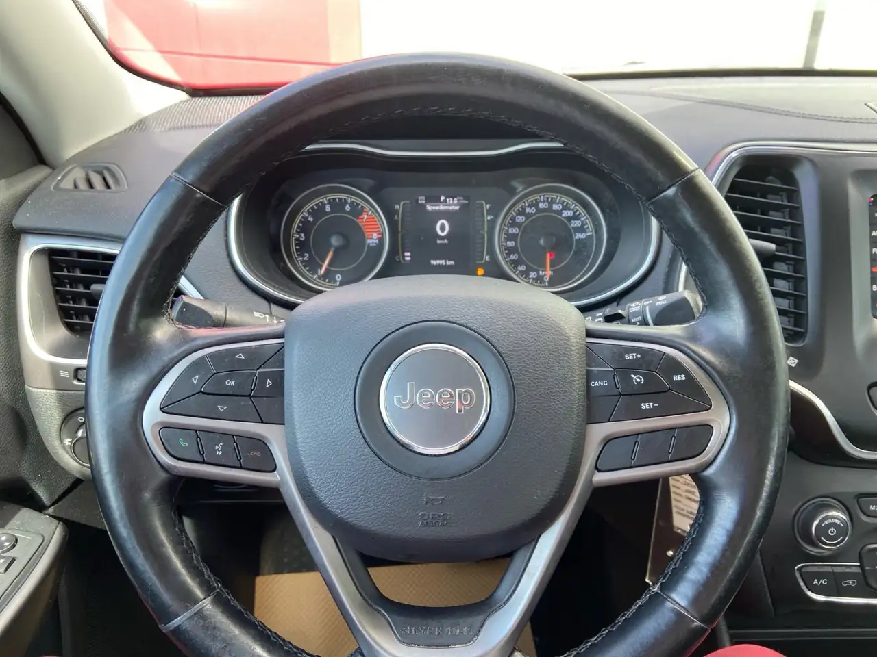 Jeep Cherokee снимка Jeep Cherokee