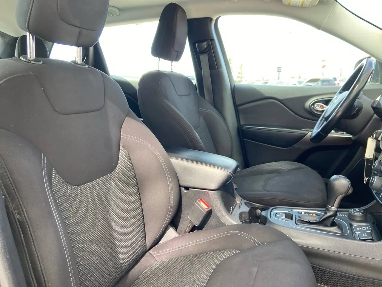Jeep Cherokee снимка Jeep Cherokee