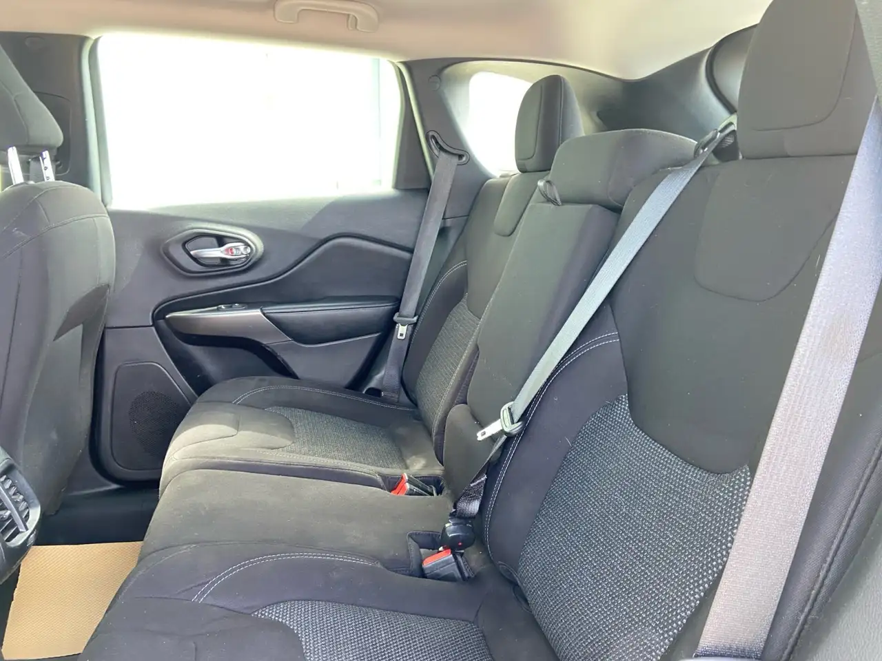 Jeep Cherokee снимка Jeep Cherokee