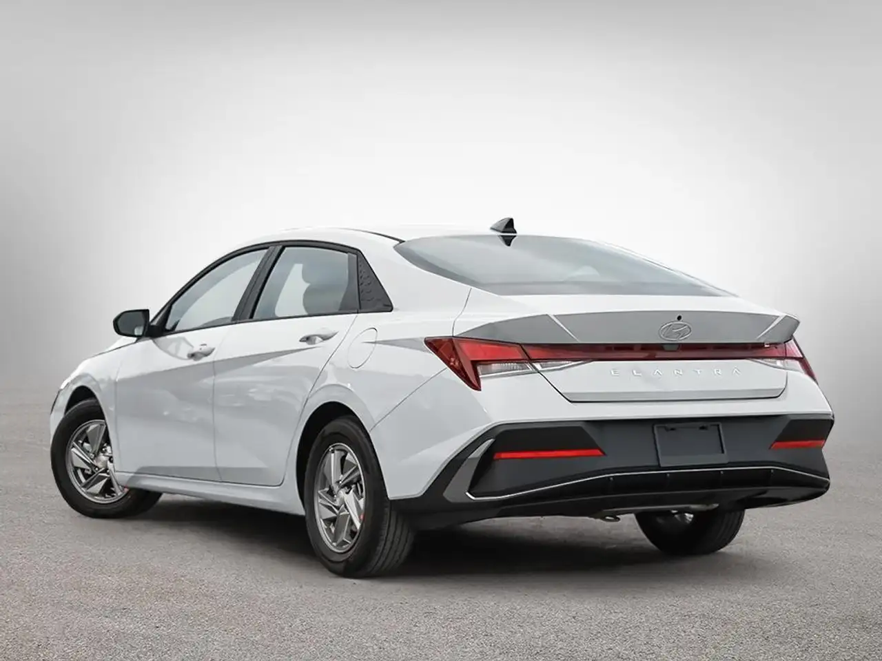 Hyundai ELANTRA снимка Hyundai ELANTRA