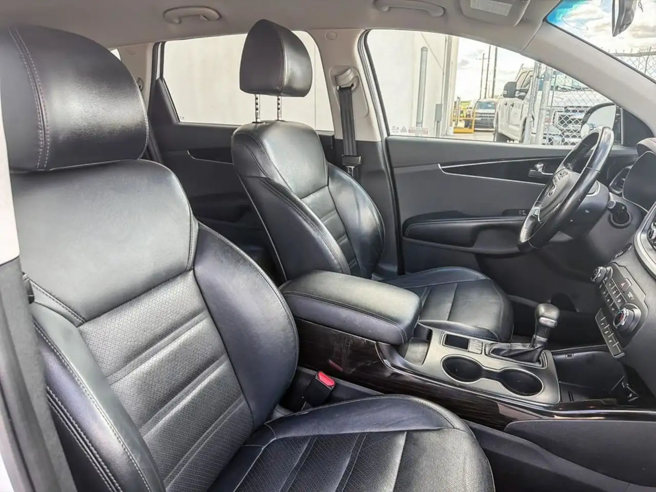Kia Sorento снимка Kia Sorento