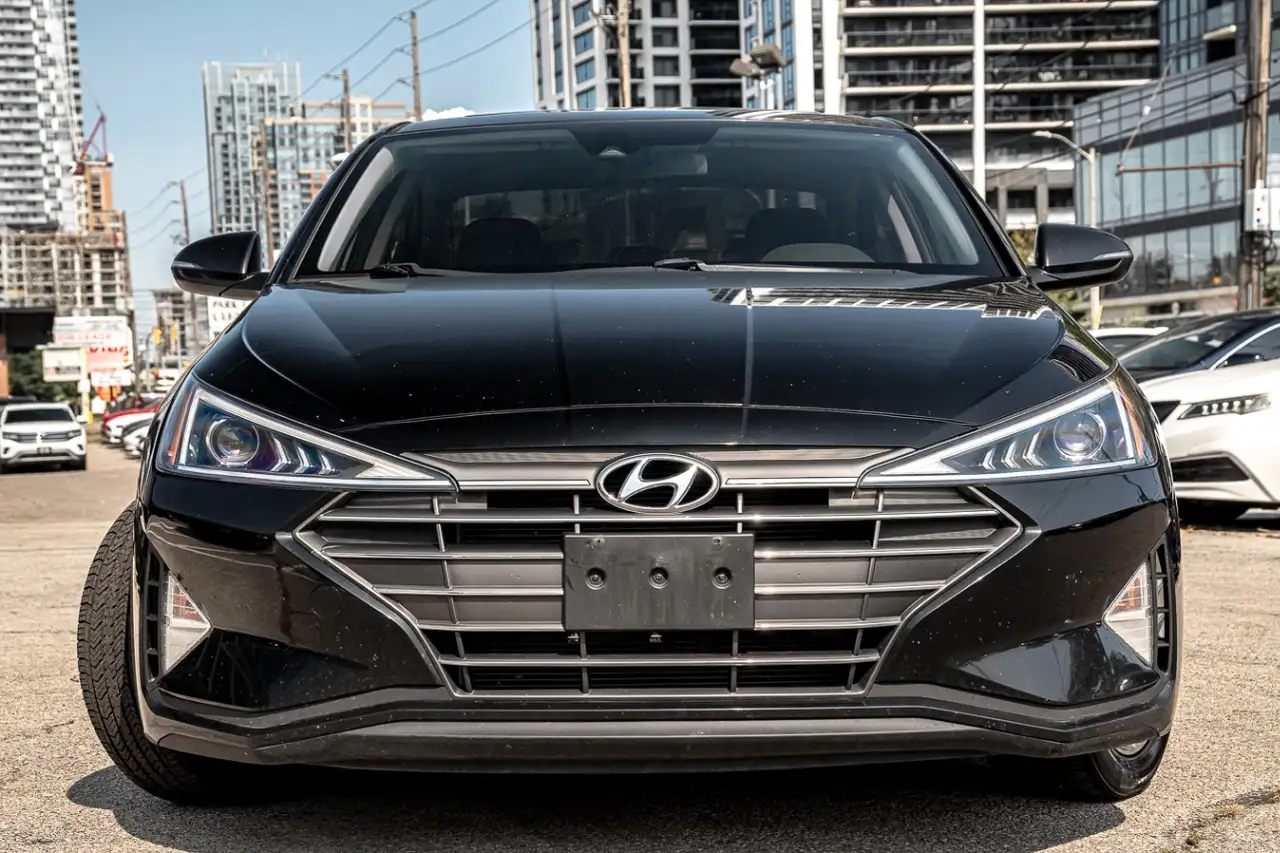 Hyundai ELANTRA fotografie Hyundai ELANTRA