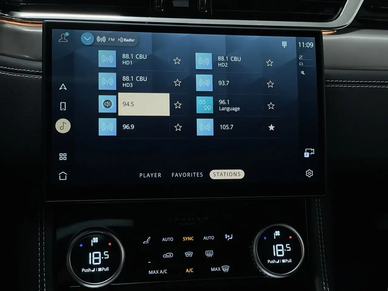 Jaguar F-Pace photo Jaguar F-Pace