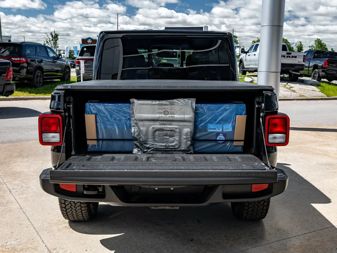 Jeep Gladiator снимка Jeep Gladiator