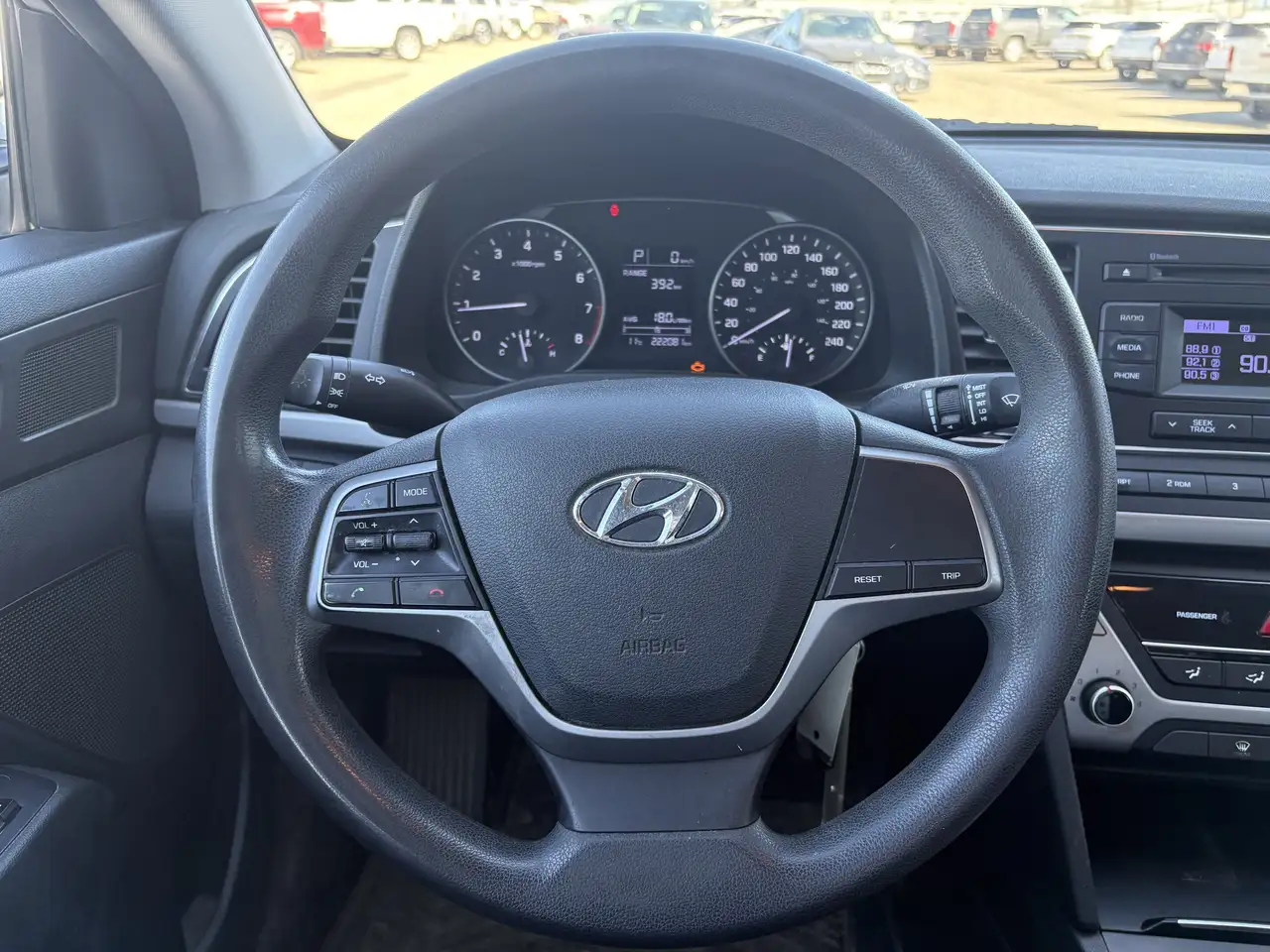 Hyundai ELANTRA fotografie Hyundai ELANTRA