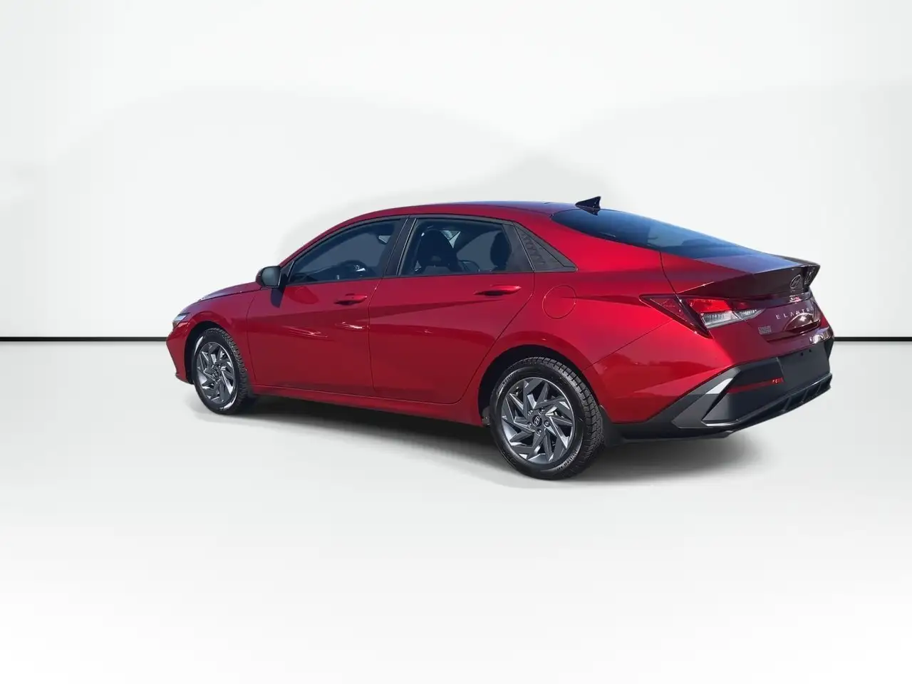 Hyundai ELANTRA снимка Hyundai ELANTRA