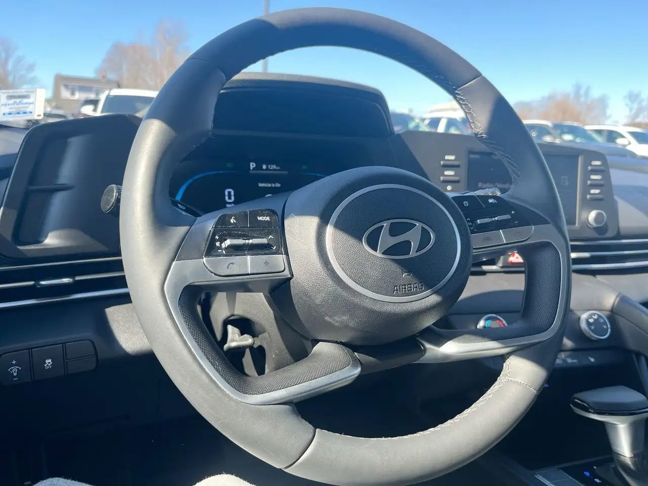 Hyundai ELANTRA снимка Hyundai ELANTRA